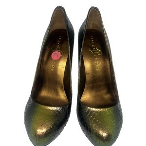 Ivanka Trump High Heel Pumps Iridescent Color of Black and Green New